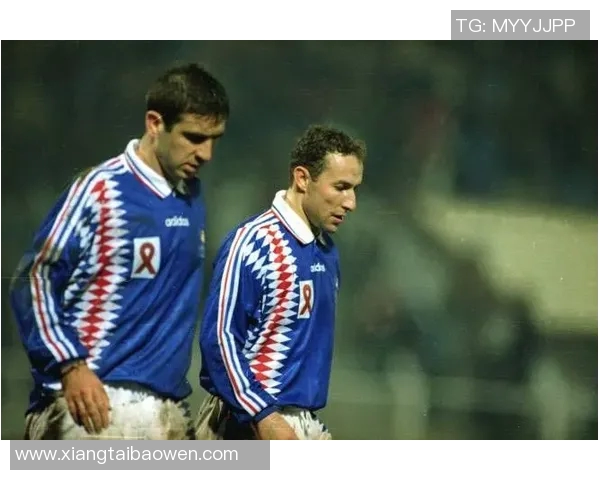 法国足球巨星卡特的传奇人生与辉煌成就回顾