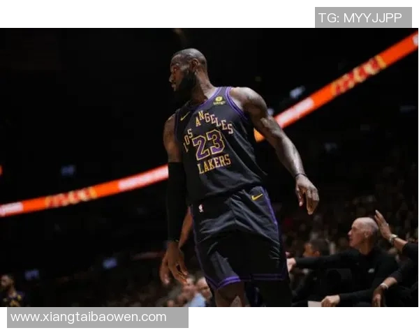 猛龙勇士总决赛第三场激战回顾与精彩瞬间分析